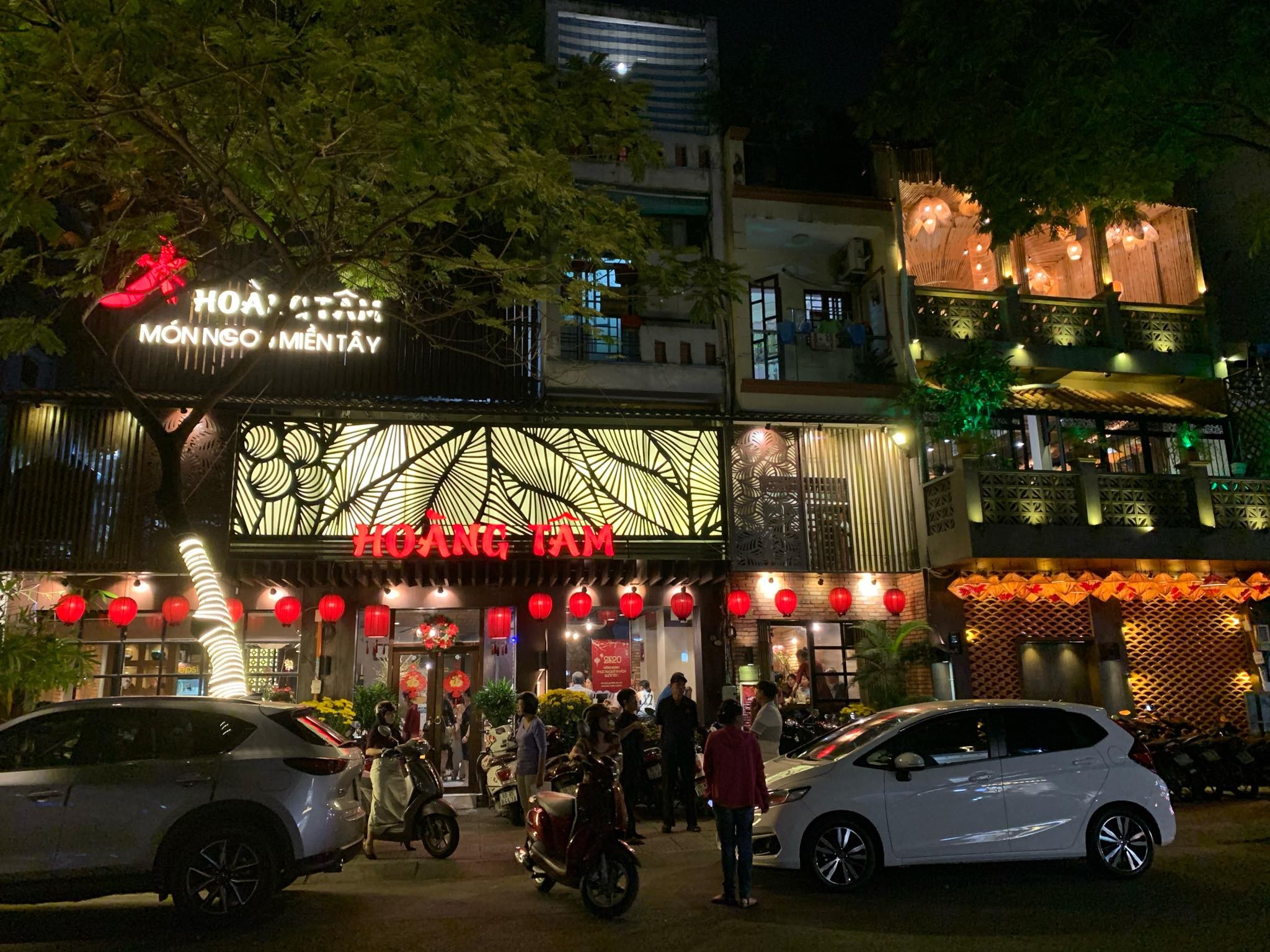 GỎI CUỐN NHÂN ĐẦY ĐỦ TRÌNH BÀY TINH TẾ TRÊN LÁ XANH
